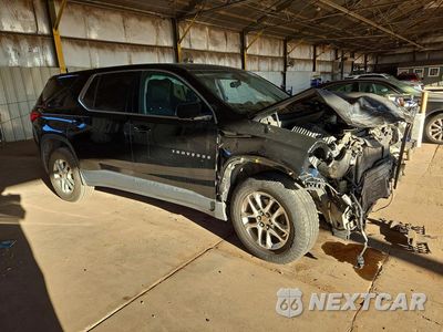 Czwarte zdjęcie samochodu z boku: 2019 CHEVROLET TRAVERSE LS VIN:1GNERFKW4KJ141142 - miniatura
