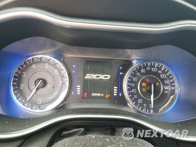 Zdjęcie 9 z 12 samochodu: 2015 CHRYSLER 200 LIMITED VIN:1C3CCCAB0FN744641 - miniatura