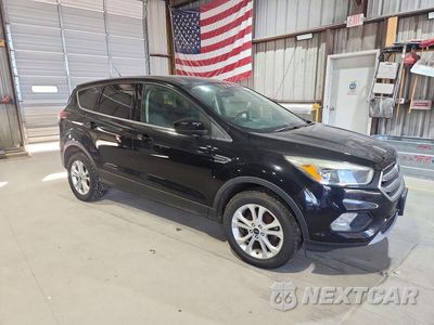 Czwarte zdjęcie samochodu z boku: 2017 FORD ESCAPE SE VIN:1FMCU0GD1HUB28628 - miniatura
