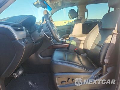 Zdjęcie 7 z 13 samochodu: 2017 GMC YUKON SLT VIN:1GKS1BKC0HR373883 - miniatura