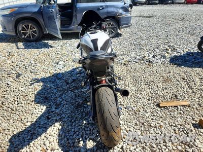 Czwarte zdjęcie samochodu z boku: 2024 BMW S 1000 RR VIN:WB10E6301R6J61867 - miniatura