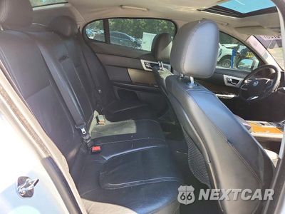 Zdjęcie 10 z 12 samochodu: 2013 JAGUAR XF VIN:SAJWA0ES5DPS97623 - miniatura