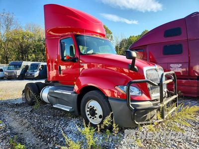 Czwarte zdjęcie samochodu z boku: 2019 INTERNATIONAL LT625 SEMI TRUCK VIN:3HCDYAPN0KL415152 - miniatura