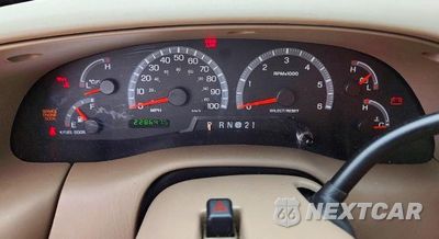 Zdjęcie 9 z 13 samochodu: 2001 FORD EXPEDITION XLT VIN:1FMRU15W41LB55547 - miniatura