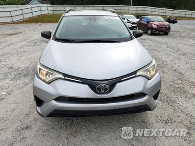 Piąte zdjęcie samochodu w środku: 2018 TOYOTA RAV4 LE VIN:JTMBFREV8JJ242109 - miniatura