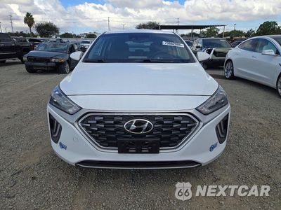 Piąte zdjęcie samochodu w środku: 2020 HYUNDAI IONIQ SE VIN:KMHC65LD6LU202728 - miniatura