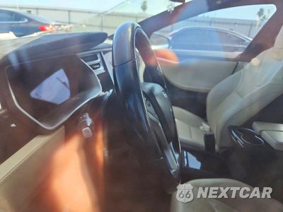 Zdjęcie 10 z 14 samochodu: 2016 TESLA MODEL S VIN:5YJSA1E16GF129160 - miniatura