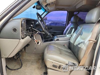 Zdjęcie 7 z 14 samochodu: 2004 GMC YUKON XL K1500 VIN:3GKFK16Z94G264680 - miniatura