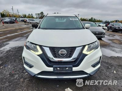 Piąte zdjęcie samochodu w środku: 2018 NISSAN ROGUE S VIN:JN8AT2MV1JW314045 - miniatura