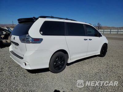 Trzecie zdjęcie samochodu z tyłu: 2020 TOYOTA SIENNA SE PREMIUM 7-PASSENGER VIN:5TDEZ3DC0LS232701 - miniatura