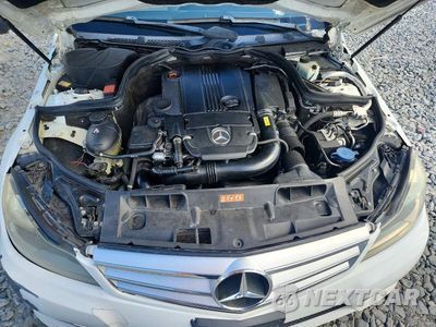 Zdjęcie 11 z 12 samochodu: 2013 MERCEDES-BENZ C 250 VIN:WDDGF4HB2DA830253 - miniatura