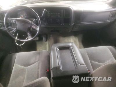 Zdjęcie 8 z 12 samochodu: 2005 CHEVROLET SILVERADO K3500 VIN:1GCJK33215F809640 - miniatura