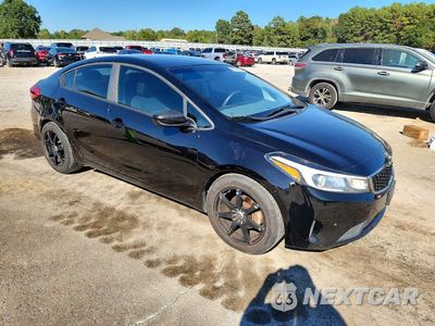 Czwarte zdjęcie samochodu z boku: 2017 KIA FORTE LX VIN:3KPFK4A78HE038411 - miniatura
