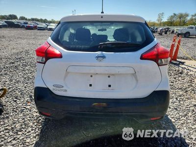 Zdjęcie 6 z 12 samochodu: 2019 NISSAN KICKS S VIN:3N1CP5CU4KL525091 - miniatura