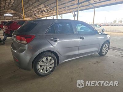 Trzecie zdjęcie samochodu z tyłu: 2020 KIA RIO 5-DOOR S VIN:3KPA25ADXLE307930 - miniatura