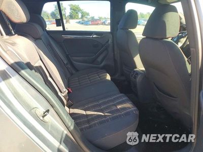Zdjęcie 10 z 12 samochodu: 2010 VOLKSWAGEN GTI VIN:WVWHV7AJ1AW317126 - miniatura