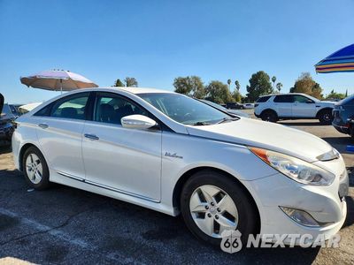 Czwarte zdjęcie samochodu z boku: 2012 HYUNDAI SONATA HYBRID VIN:KMHEC4A48CA057000 - miniatura