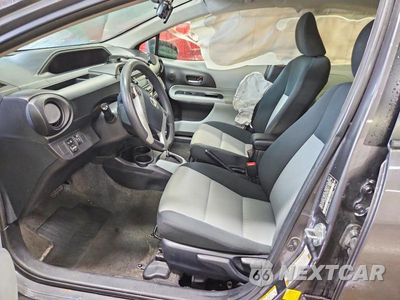 Zdjęcie 7 z 12 samochodu: 2014 TOYOTA PRIUS C TWO VIN:JTDKDTB3XE1068443 - miniatura