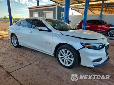 Czwarte zdjęcie samochodu z boku: 2018 CHEVROLET MALIBU LT VIN:1G1ZD5ST5JF163136 - miniatura