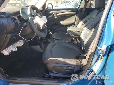 Zdjęcie 7 z 12 samochodu: 2023 MINI COOPER VIN:WMW33DK01P2T52038 - miniatura