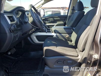 Zdjęcie 7 z 12 samochodu: 2019 NISSAN TITAN XD SV VIN:1N6BA1F42KN508771 - miniatura