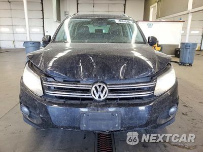 Piąte zdjęcie samochodu w środku: 2017 VOLKSWAGEN TIGUAN SEL VIN:WVGWV7AX0HK014475 - miniatura