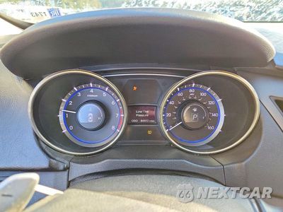 Zdjęcie 9 z 12 samochodu: 2011 HYUNDAI SONATA SE VIN:5NPEC4ACXBH142200 - miniatura