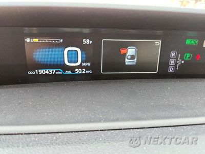 Zdjęcie 9 z 12 samochodu: 2017 TOYOTA PRIUS FOUR VIN:JTDKARFU7H3542551 - miniatura
