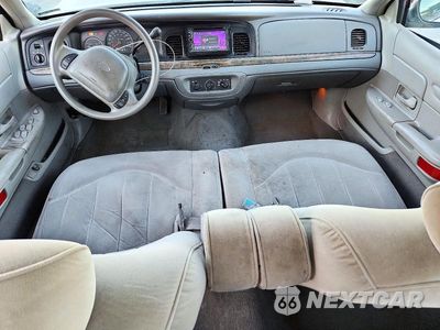 Zdjęcie 8 z 12 samochodu: 1998 FORD CROWN VICTORIA VIN:2FAFP73W2WX100728 - miniatura