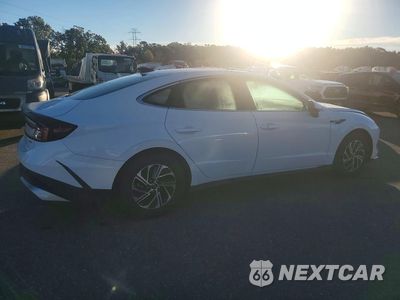 Trzecie zdjęcie samochodu z tyłu: 2026 HYUNDAI SONATA HYBRID BLUE VIN:KMHL24JJ6TA178933 - miniatura