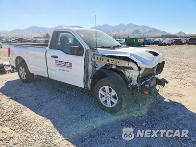 Czwarte zdjęcie samochodu z boku: 2023 FORD F150 VIN:1FTMF1CP5PKE02772 - miniatura