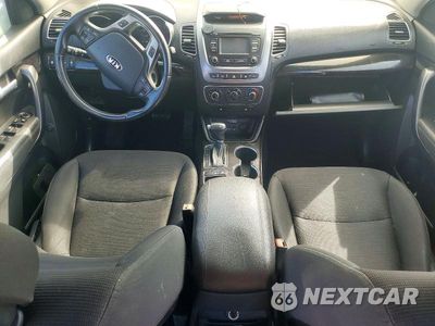 Zdjęcie 8 z 13 samochodu: 2015 KIA SORENTO LX VIN:5XYKT4A67FG592543 - miniatura