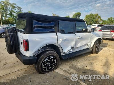Trzecie zdjęcie samochodu z tyłu: 2025 FORD BRONCO OUTER BANKS VIN:1FMDE8BH0SLB65807 - miniatura