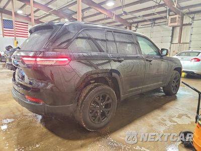 Trzecie zdjęcie samochodu z tyłu: 2025 JEEP GRAND CHEROKEE LAREDO VIN:1C4RJHAG5SC370361 - miniatura