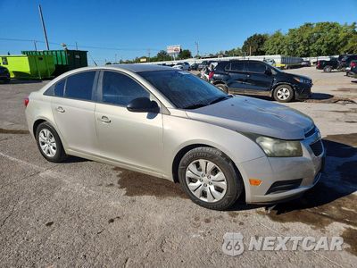 Czwarte zdjęcie samochodu z boku: 2014 CHEVROLET CRUZE LS VIN:1G1PA5SG1E7436592 - miniatura