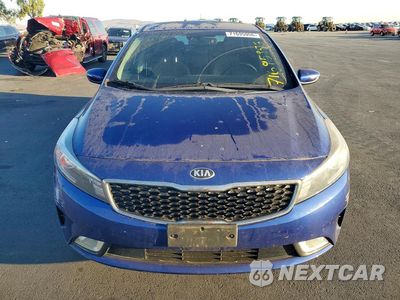 Piąte zdjęcie samochodu w środku: 2017 KIA FORTE S VIN:3KPFL4A79HE022876 - miniatura