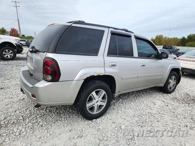 Trzecie zdjęcie samochodu z tyłu: 2006 CHEVROLET TRAILBLAZER LS VIN:1GNDT13S462103020 - miniatura