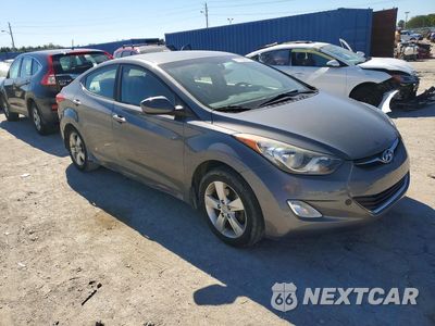 Czwarte zdjęcie samochodu z boku: 2013 HYUNDAI ELANTRA GLS VIN:5NPDH4AE0DH172758 - miniatura