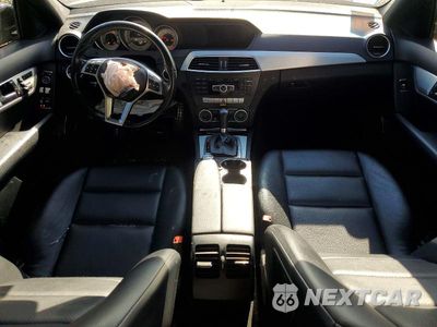 Zdjęcie 8 z 12 samochodu: 2014 MERCEDES-BENZ C 300 4MATIC VIN:WDDGF8AB5EA967691 - miniatura