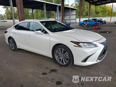 Czwarte zdjęcie samochodu z boku: 2021 LEXUS ES 300H VIN:58ADA1C16MU002802 - miniatura
