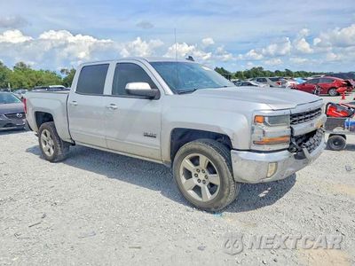 Czwarte zdjęcie samochodu z boku: 2018 CHEVROLET SILVERADO C1500 LT VIN:3GCPCREC1JG590378 - miniatura