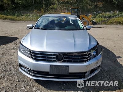 Piąte zdjęcie samochodu w środku: 2018 VOLKSWAGEN PASSAT S VIN:1VWAA7A38JC011053 - miniatura