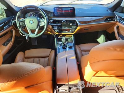 Zdjęcie 8 z 12 samochodu: 2019 BMW 540 I VIN:WBAJE5C52KG919435 - miniatura