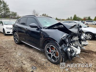 Czwarte zdjęcie samochodu z boku: 2023 ALFA ROMEO STELVIO TI VIN:ZASPAKBN1P7D54389 - miniatura