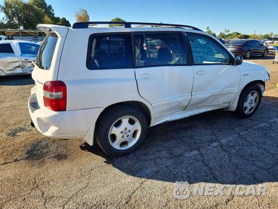 Trzecie zdjęcie samochodu z tyłu: 2005 TOYOTA HIGHLANDER LIMITED VIN:JTEDP21AX50090406 - miniatura