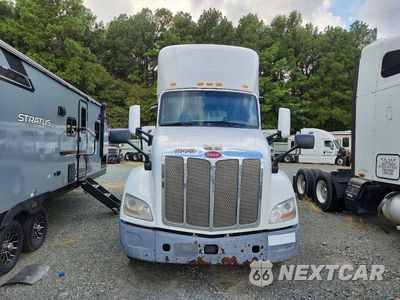 Zdjęcie 13 z 13 samochodu: 2017 PETERBILT 579 SEMI TRUCK VIN:1XPBA48X7HD428875 - miniatura