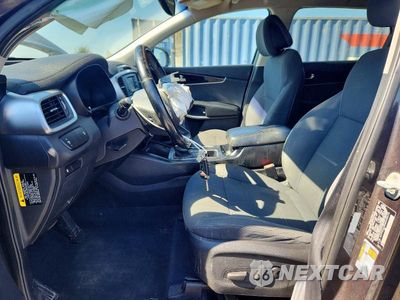Zdjęcie 7 z 14 samochodu: 2016 KIA SORENTO LX VIN:5XYPG4A36GG168174 - miniatura