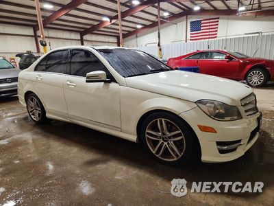 Czwarte zdjęcie samochodu z boku: 2012 MERCEDES-BENZ C 300 4MATIC VIN:WDDGF8BB7CR226116 - miniatura