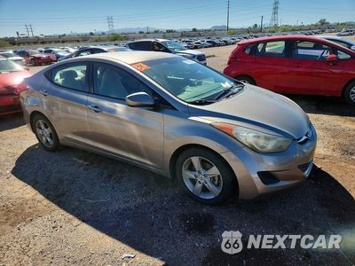 Czwarte zdjęcie samochodu z boku: 2013 HYUNDAI ELANTRA GLS VIN:5NPDH4AE3DH378382 - miniatura