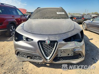 Piąte zdjęcie samochodu w środku: 2022 ALFA ROMEO STELVIO TI VIN:ZASPAKBN9N7D32332 - miniatura